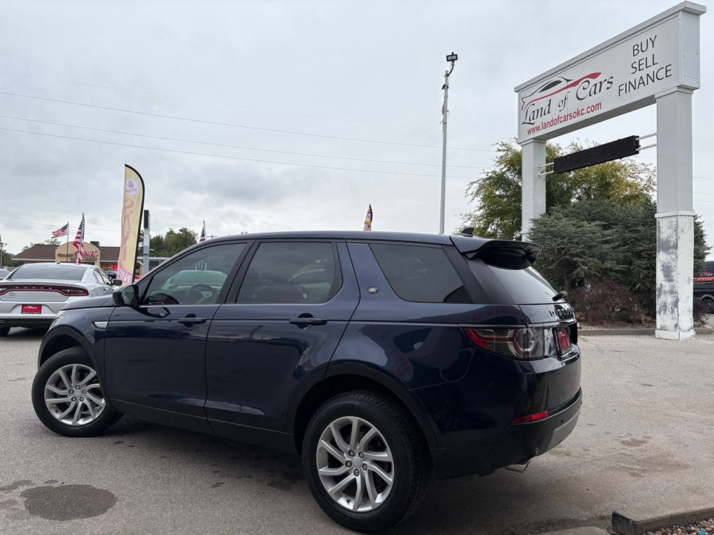 Photo 2 of this LAND ROVER DISCOVERY SPORT