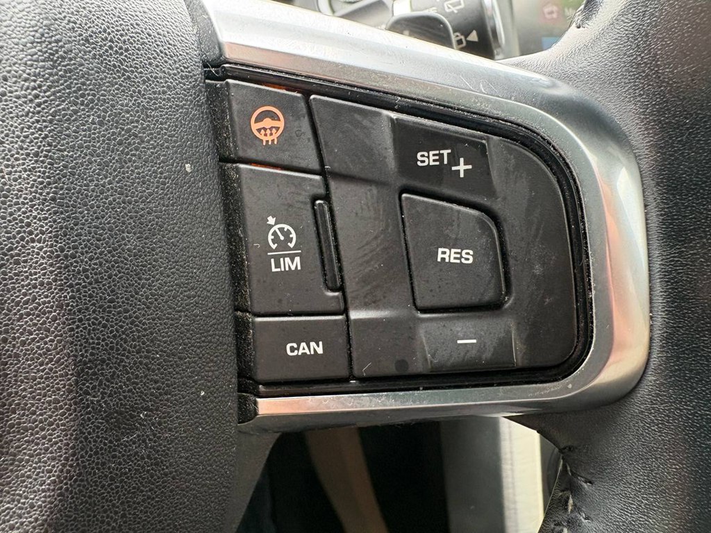 Photo 23 of this LAND ROVER DISCOVERY SPORT