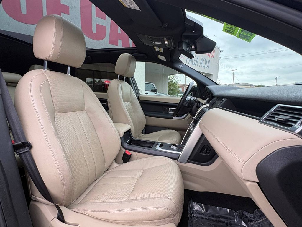 Photo 9 of this LAND ROVER DISCOVERY SPORT