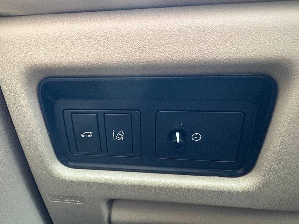 Photo 21 of this LAND ROVER DISCOVERY SPORT