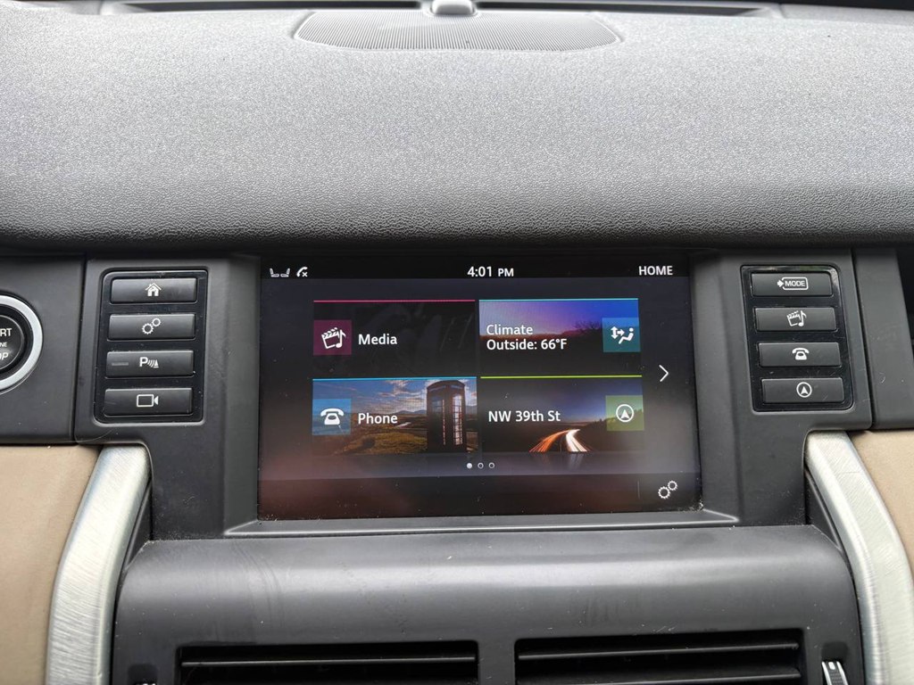Photo 26 of this LAND ROVER DISCOVERY SPORT