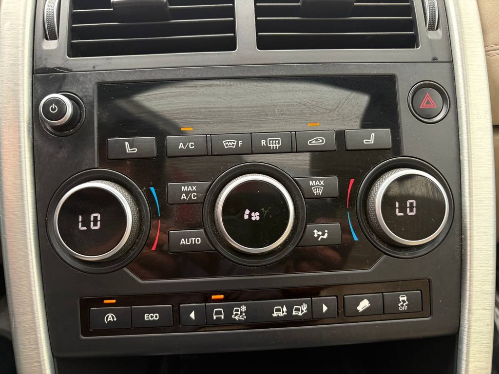Photo 29 of this LAND ROVER DISCOVERY SPORT