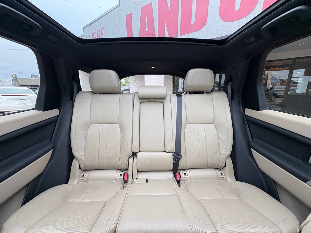 Photo 34 of this LAND ROVER DISCOVERY SPORT