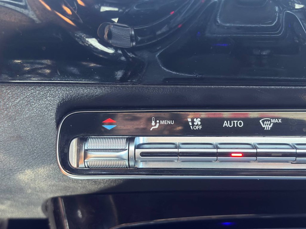 Photo 29 of this MERCEDES-BENZ CLA
