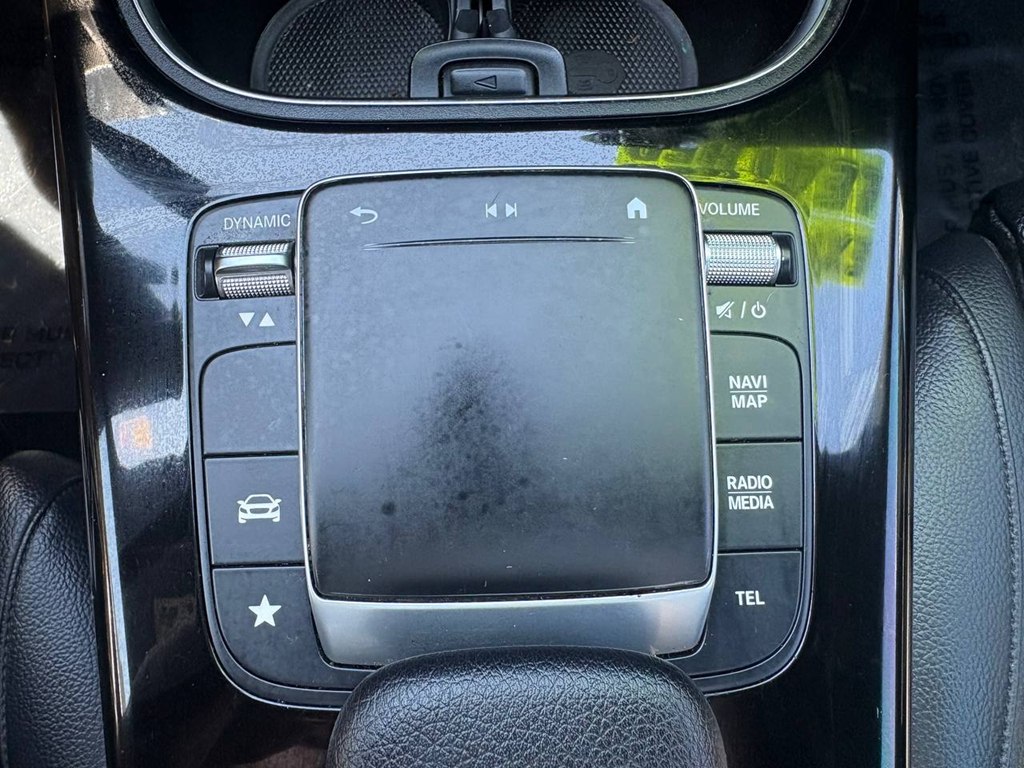 Photo 32 of this MERCEDES-BENZ CLA