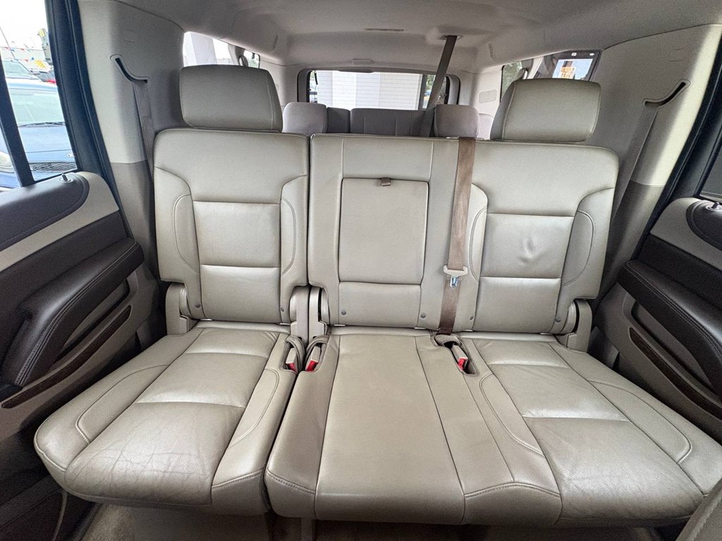 Photo 34 of this CHEVROLET SUBURBAN