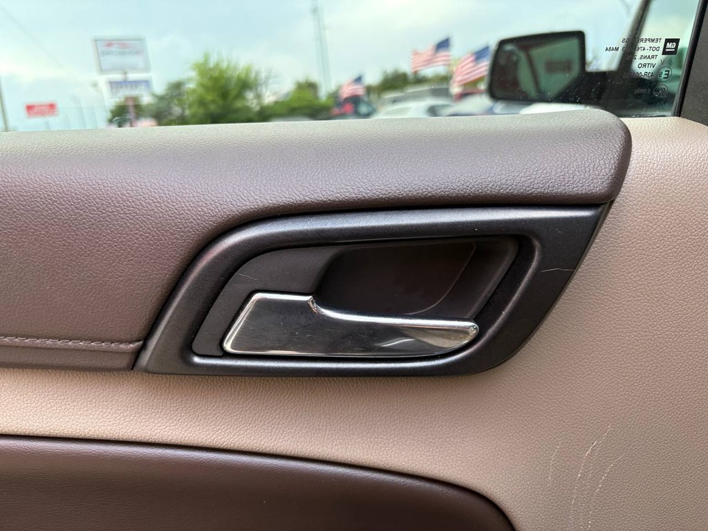 Photo 13 of this CHEVROLET SUBURBAN