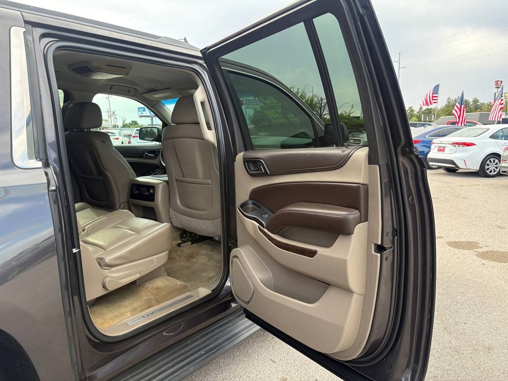 Photo 9 of this CHEVROLET SUBURBAN