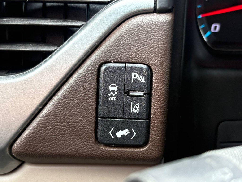 Photo 21 of this CHEVROLET SUBURBAN