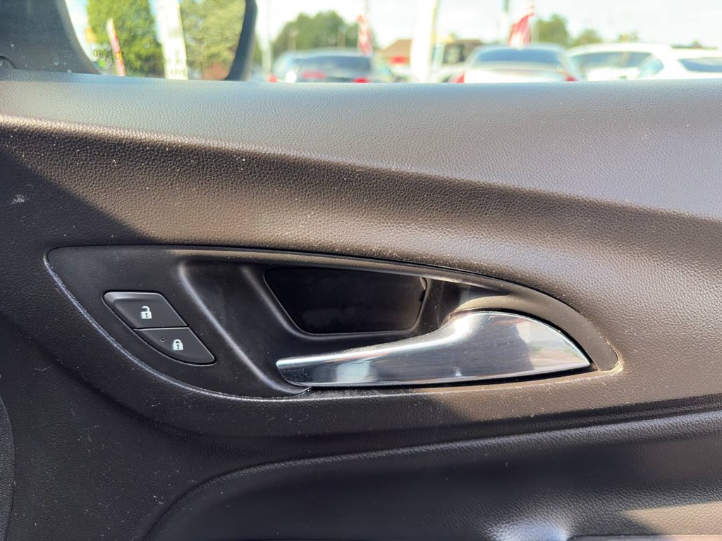 Photo 6 of this CHEVROLET EQUINOX