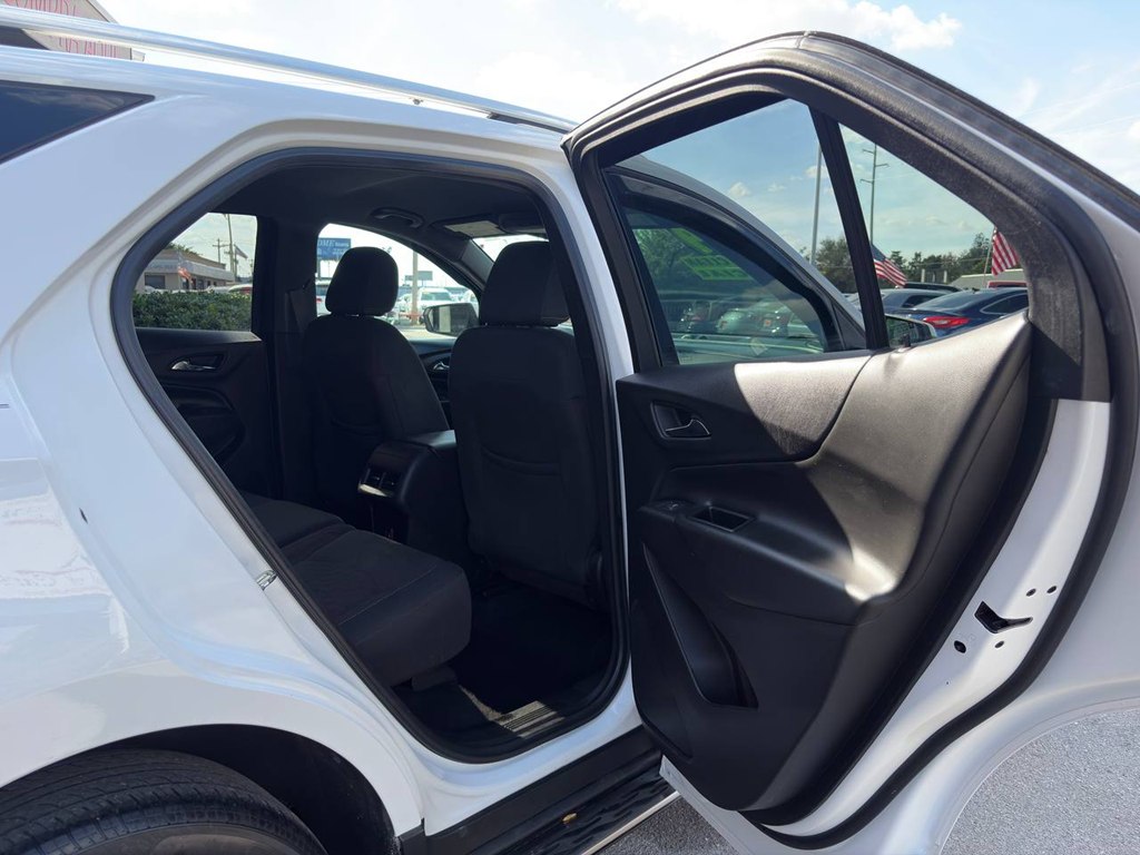 Photo 10 of this CHEVROLET EQUINOX