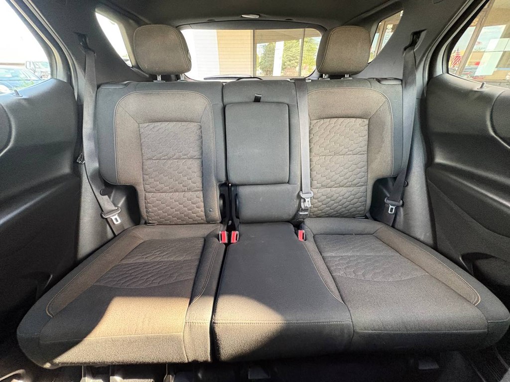 Photo 30 of this CHEVROLET EQUINOX