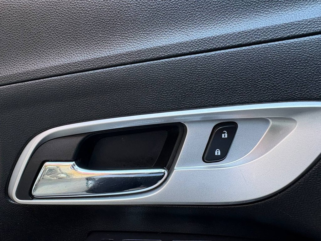 Photo 16 of this CHEVROLET EQUINOX
