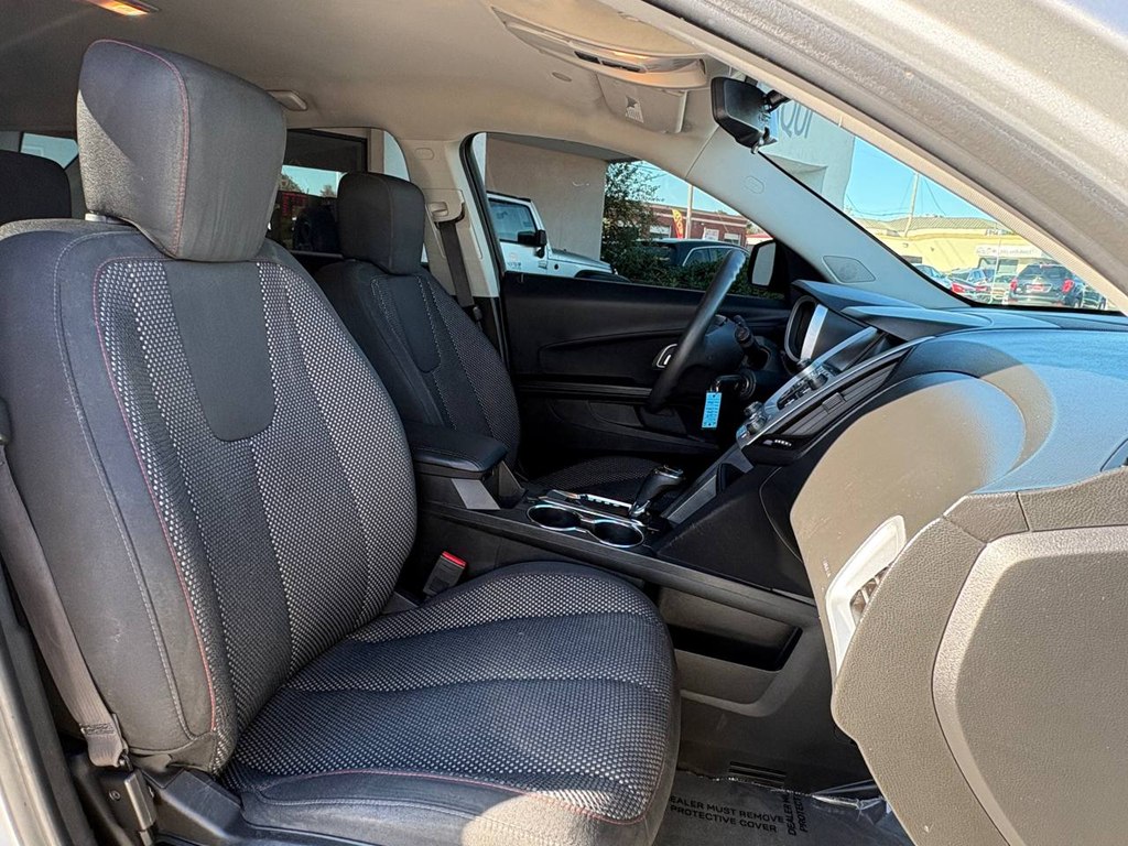 Photo 8 of this CHEVROLET EQUINOX