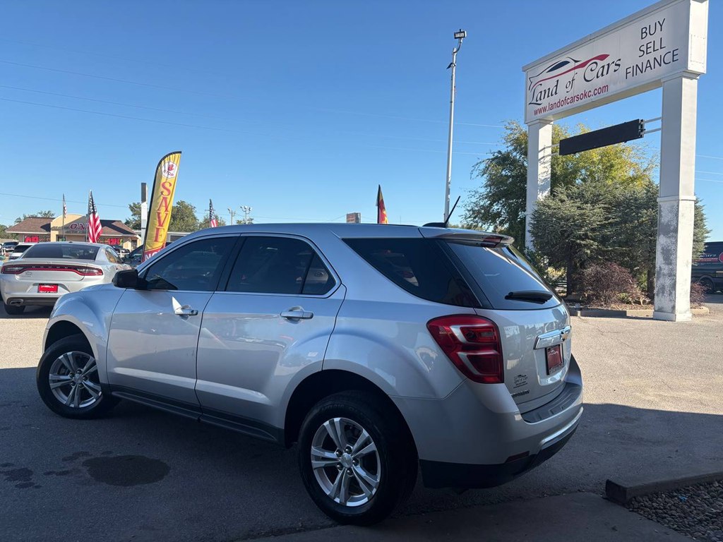 Photo 2 of this CHEVROLET EQUINOX
