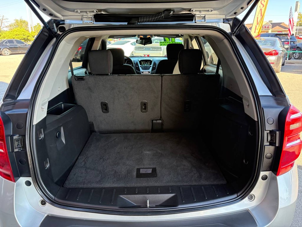 Photo 31 of this CHEVROLET EQUINOX