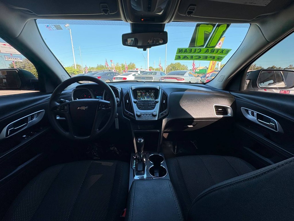 Photo 28 of this CHEVROLET EQUINOX