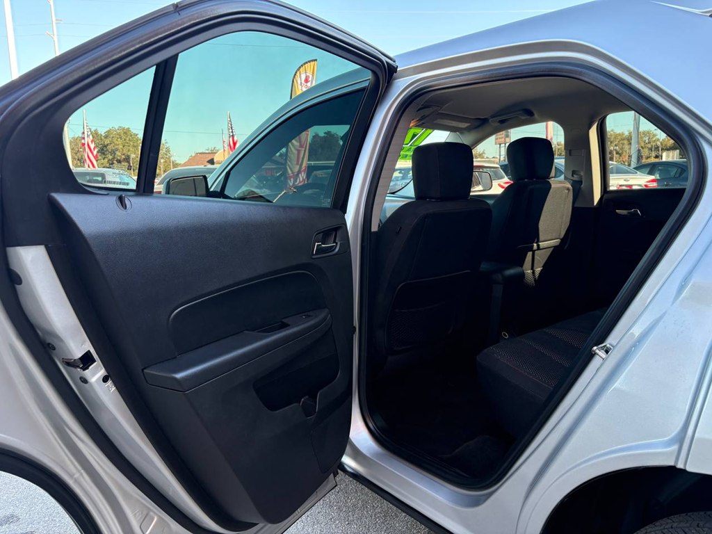 Photo 12 of this CHEVROLET EQUINOX