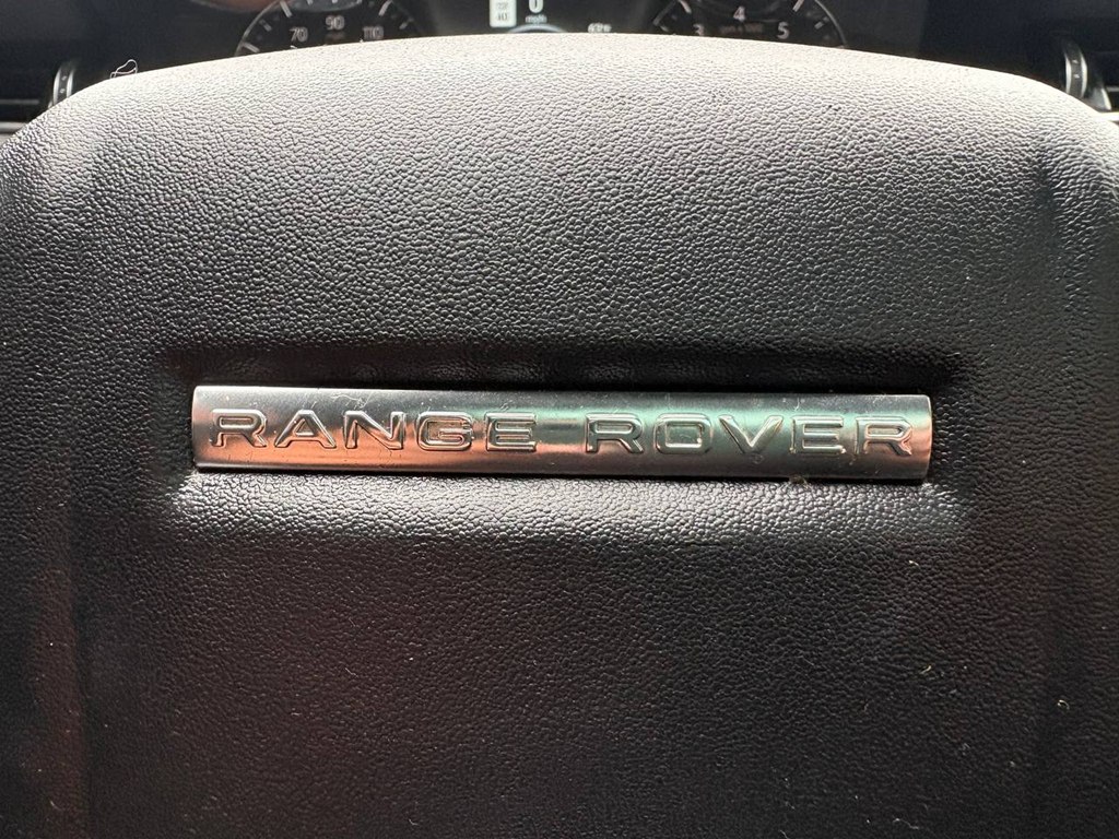 Photo 25 of this LAND ROVER RANGE ROVER EVO
