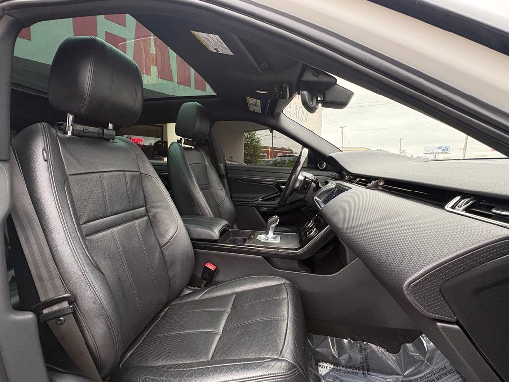 Photo 11 of this LAND ROVER RANGE ROVER EVO