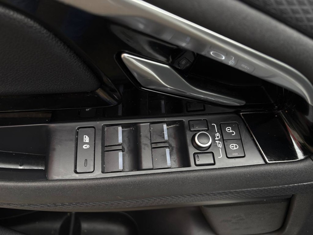 Photo 20 of this LAND ROVER RANGE ROVER EVO