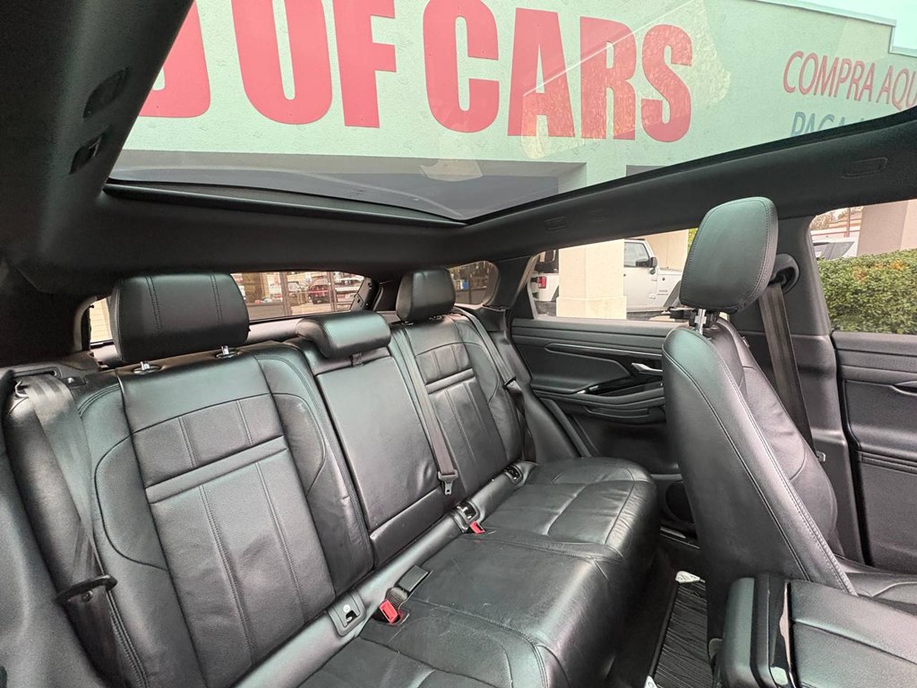Photo 39 of this LAND ROVER RANGE ROVER EVO