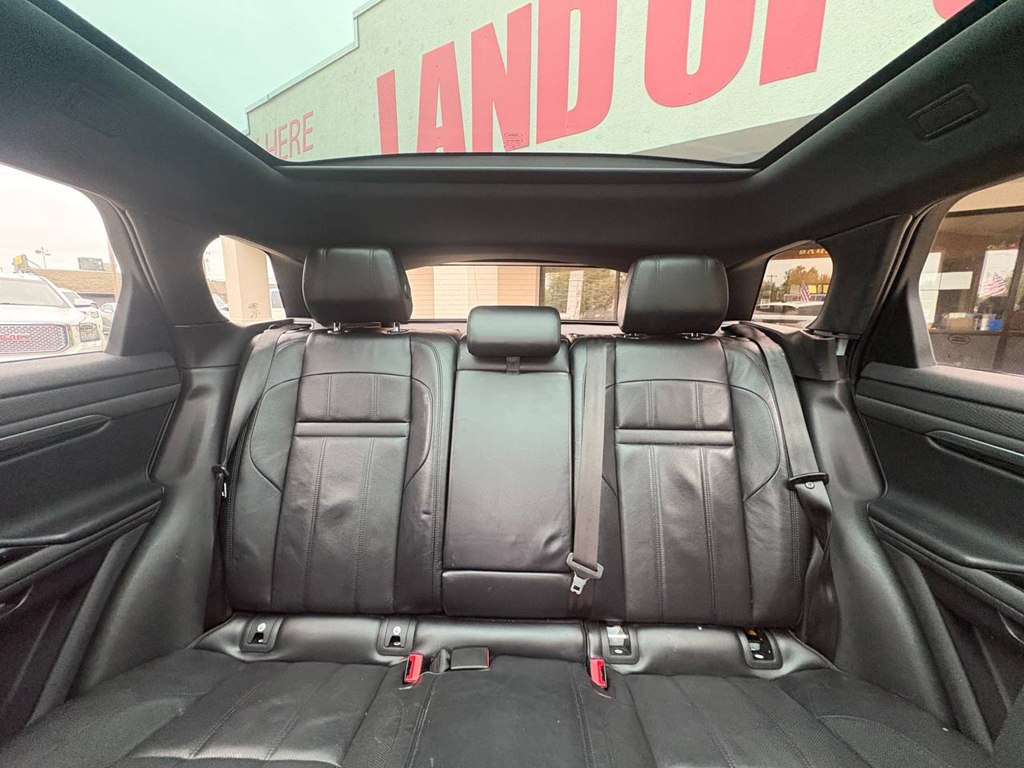 Photo 38 of this LAND ROVER RANGE ROVER EVO