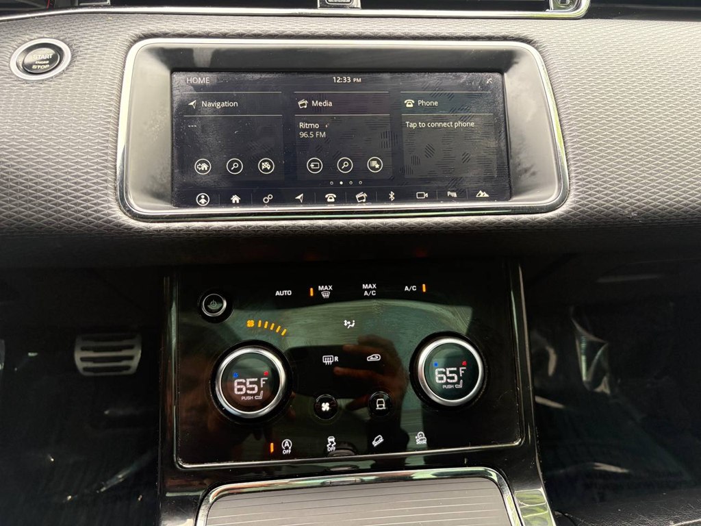 Photo 30 of this LAND ROVER RANGE ROVER EVO