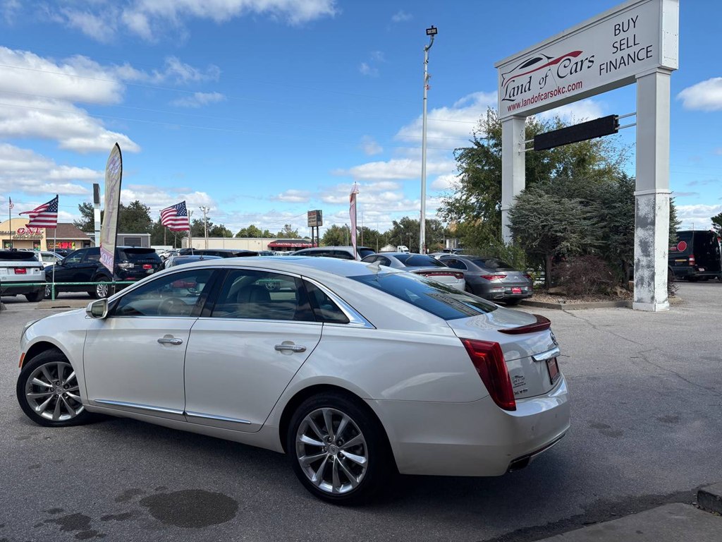 Photo 2 of this CADILLAC XTS