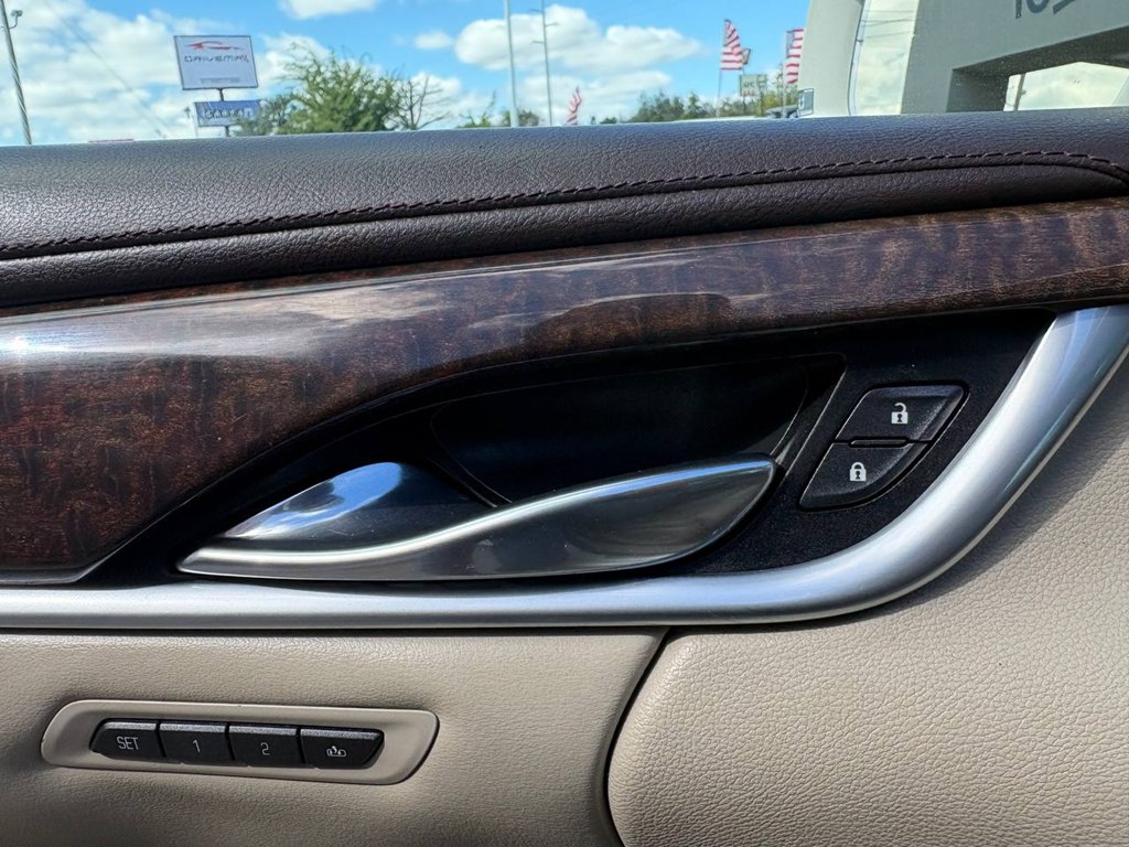 Photo 18 of this CADILLAC XTS