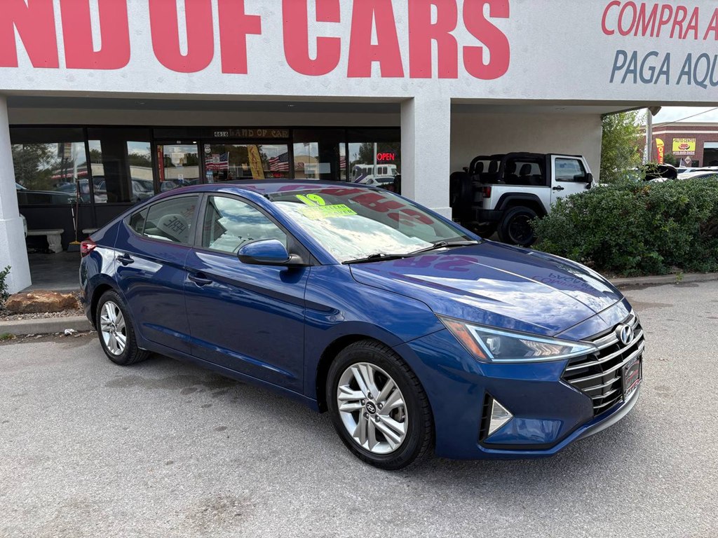 Photo 27 of this HYUNDAI ELANTRA