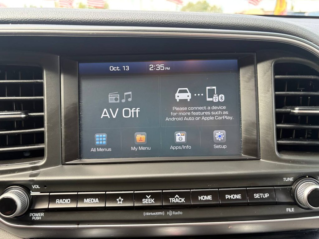 Photo 19 of this HYUNDAI ELANTRA