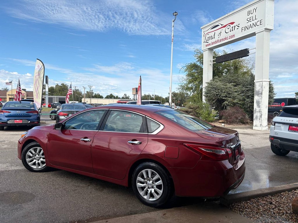 Photo 2 of this NISSAN ALTIMA