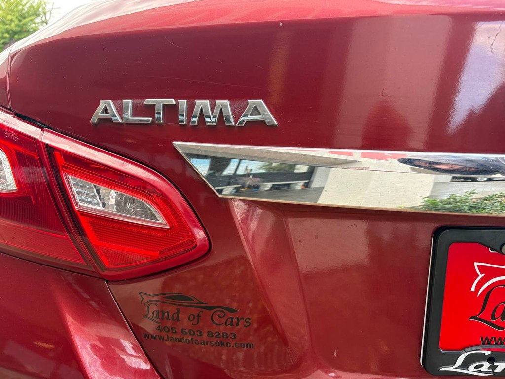 Photo 28 of this NISSAN ALTIMA