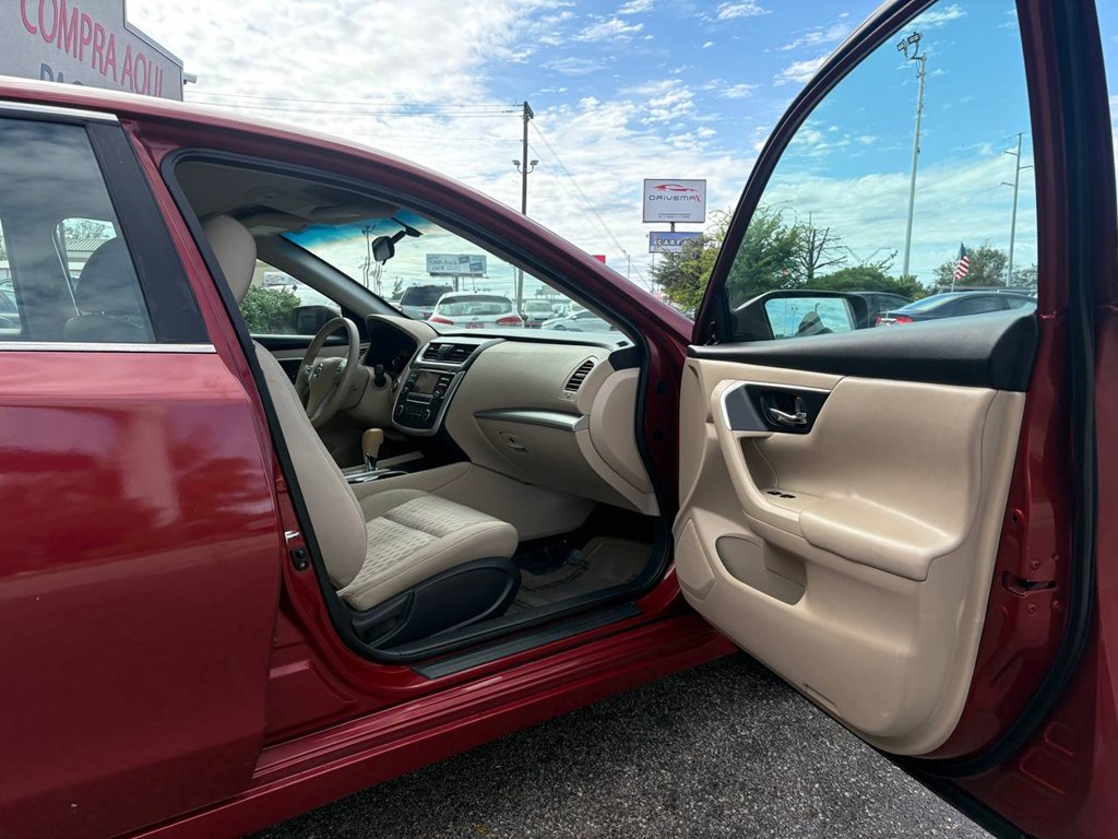 Photo 5 of this NISSAN ALTIMA
