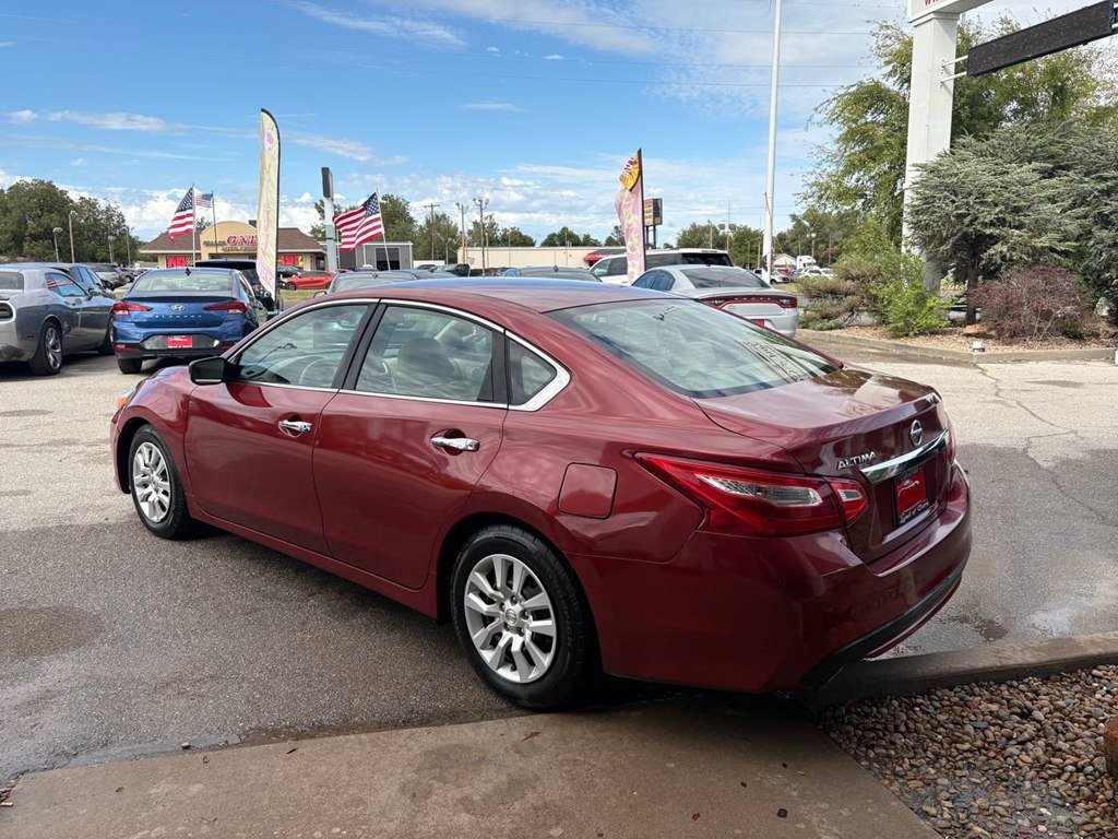 Photo 32 of this NISSAN ALTIMA