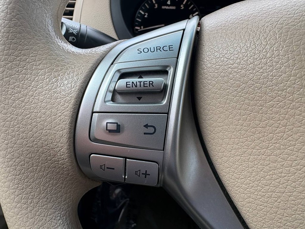 Photo 18 of this NISSAN ALTIMA
