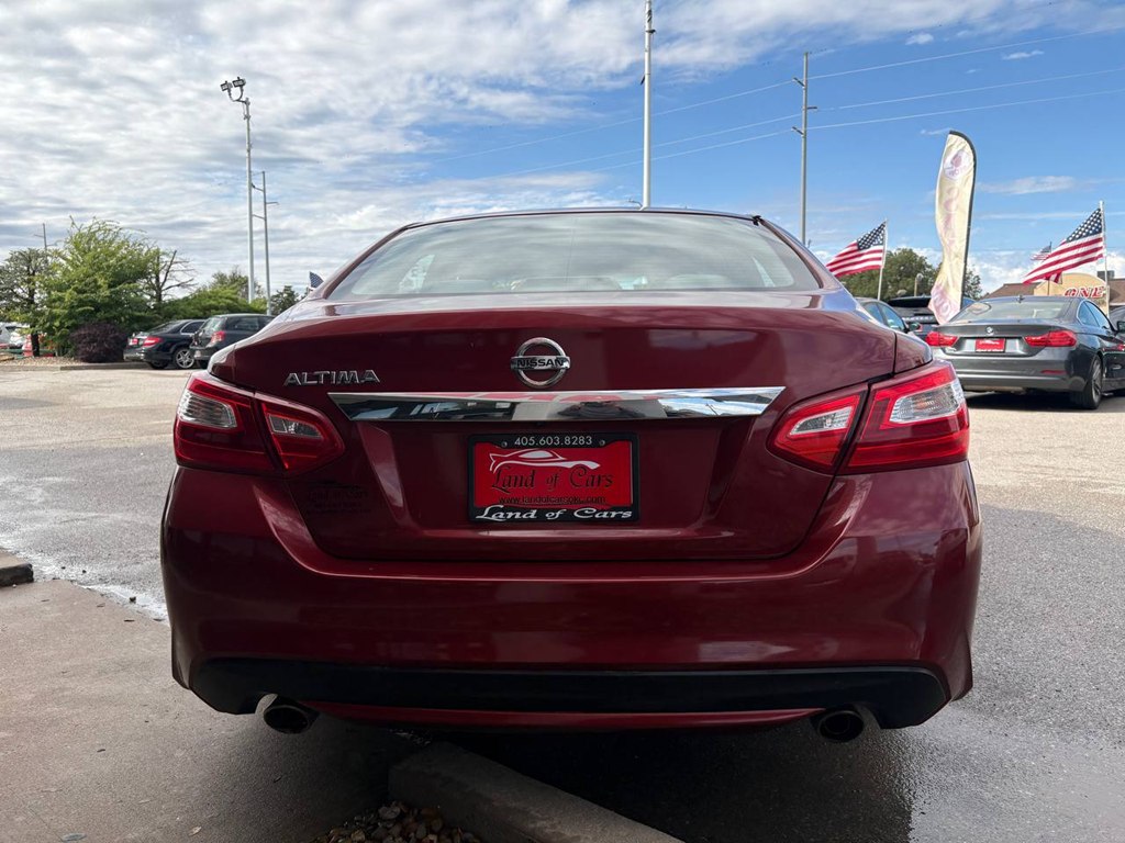 Photo 33 of this NISSAN ALTIMA
