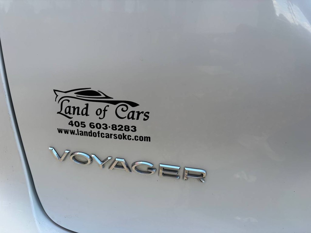 Photo 33 of this CHRYSLER PACIFICA