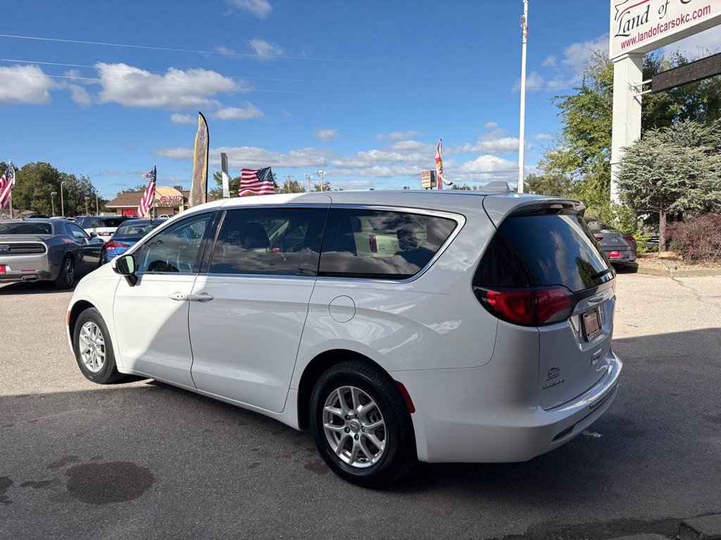 Photo 36 of this CHRYSLER PACIFICA