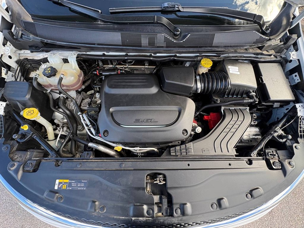 Photo 32 of this CHRYSLER PACIFICA