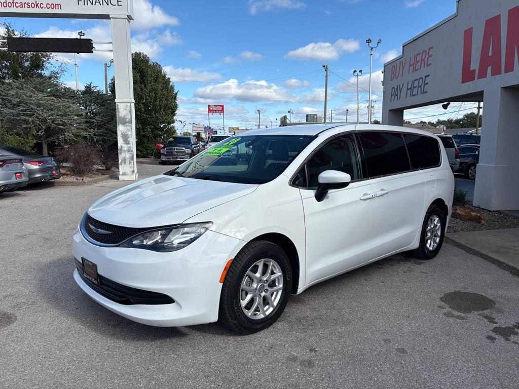 Photo 35 of this CHRYSLER PACIFICA