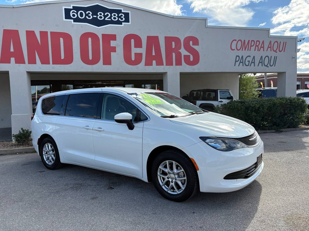 Photo 34 of this CHRYSLER PACIFICA