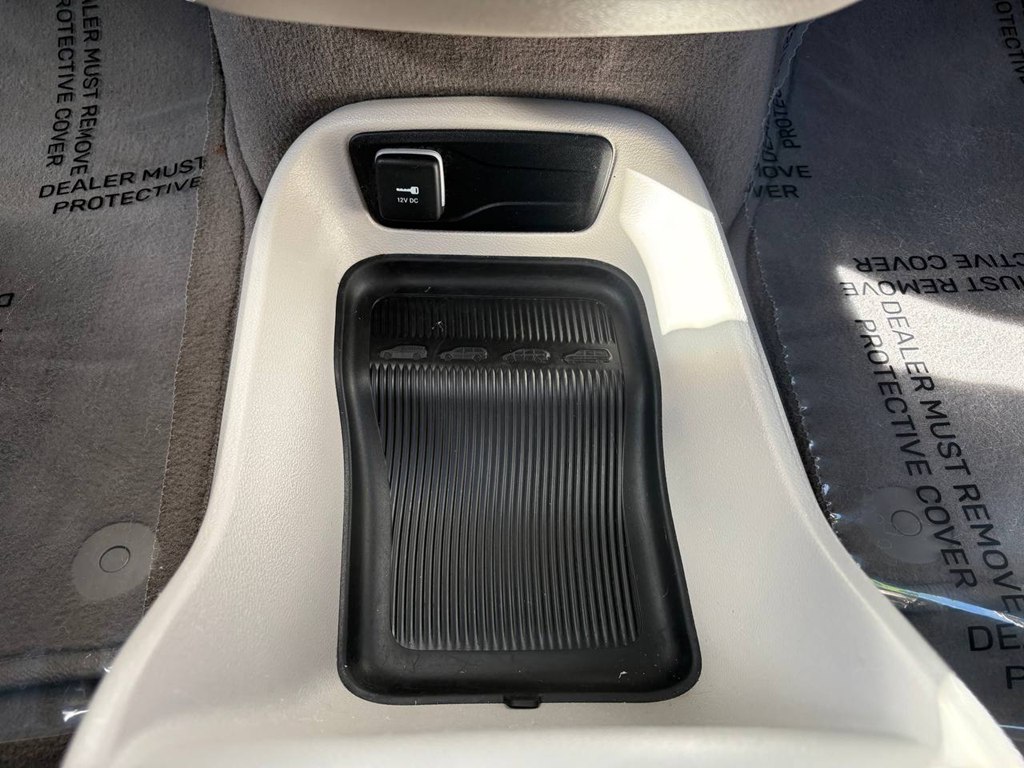 Photo 27 of this CHRYSLER PACIFICA