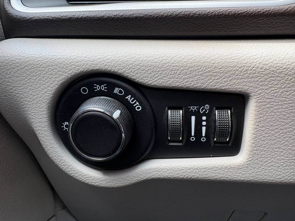 Photo 20 of this CHRYSLER PACIFICA