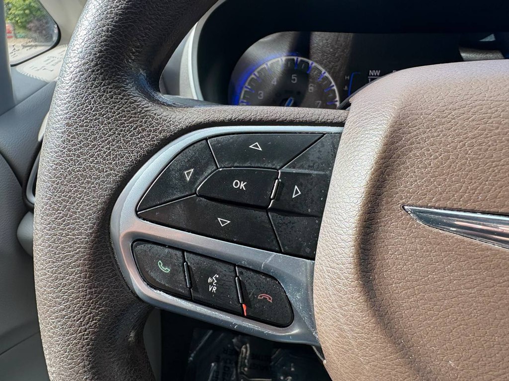 Photo 21 of this CHRYSLER PACIFICA