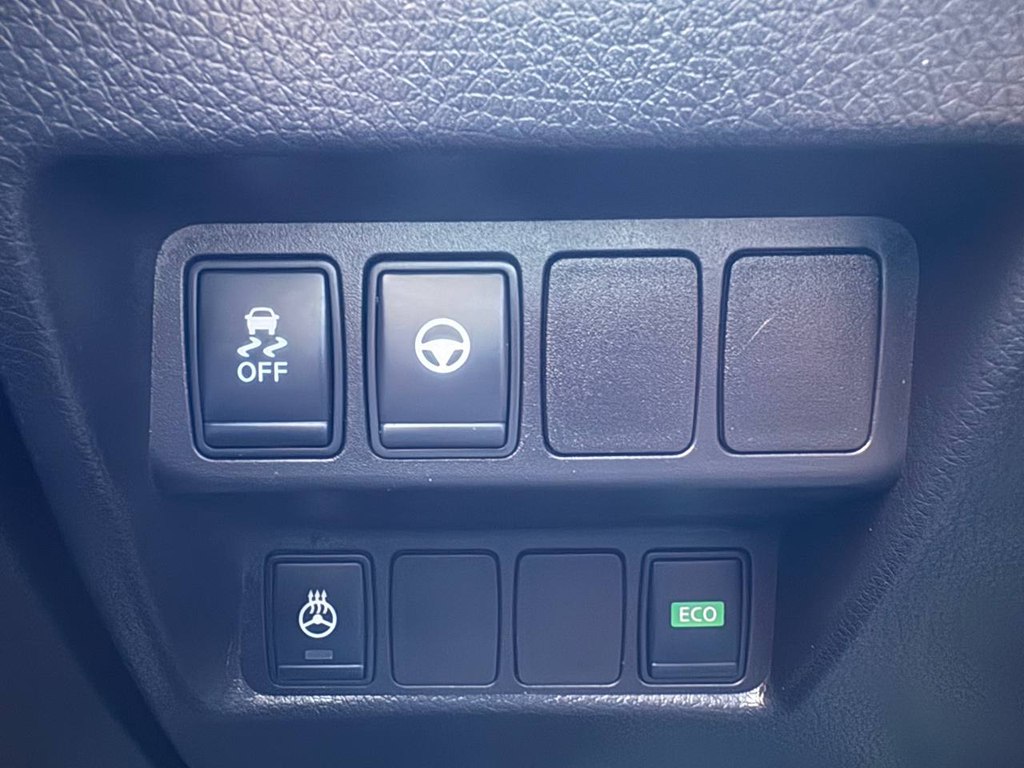 Photo 20 of this NISSAN ROGUE SPORT