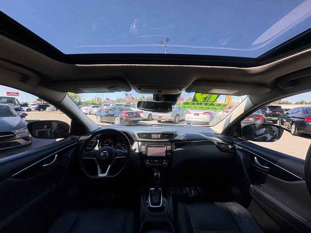 Photo 31 of this NISSAN ROGUE SPORT