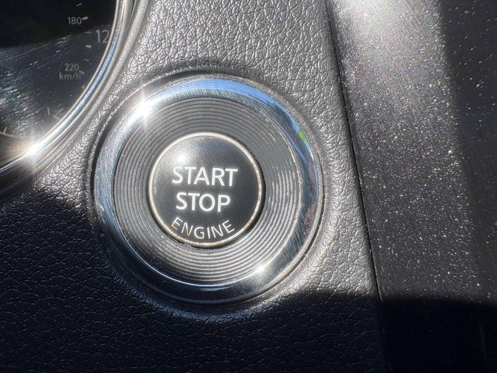 Photo 19 of this NISSAN ROGUE SPORT