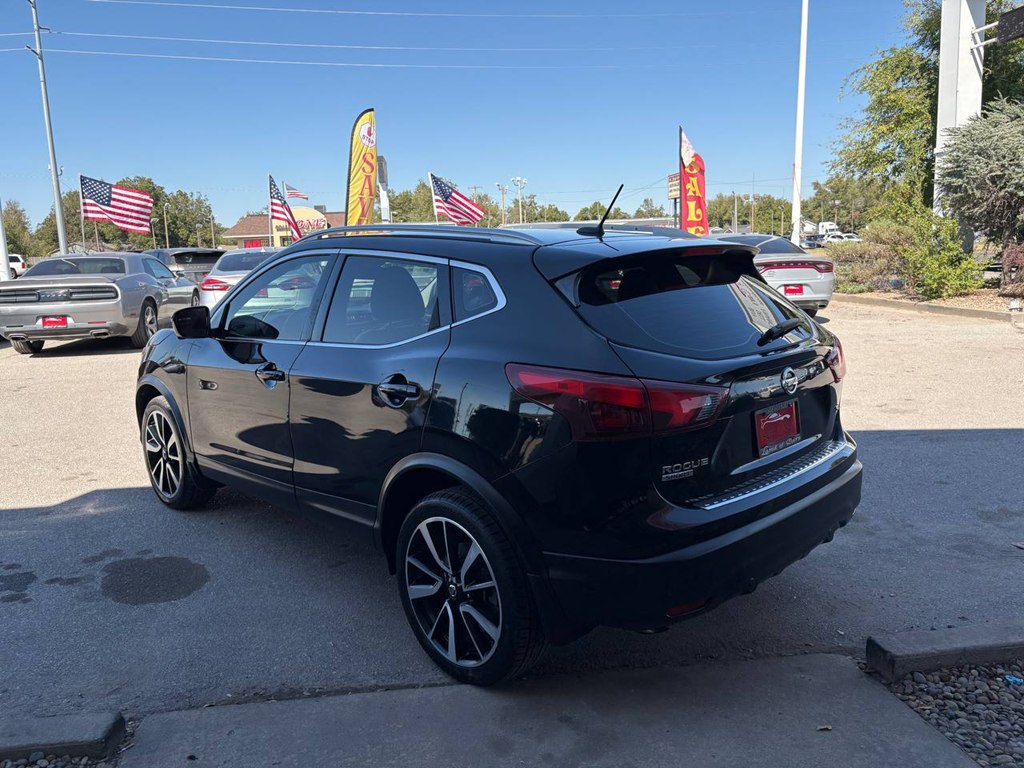 Photo 38 of this NISSAN ROGUE SPORT